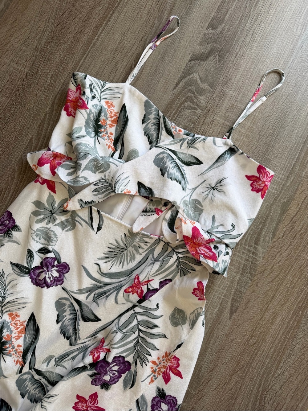Wayf Mahari Ruffle Knot Front Floral Linen Blend Dress - Picture 12 of 16